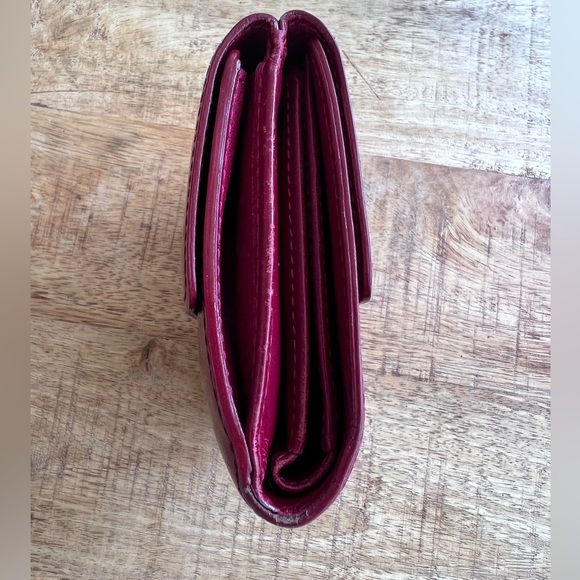 Louis Vuitton Vintage Vernis Double Flap Red Leather Wallet with Chain & Insert - Picture 5 of 17